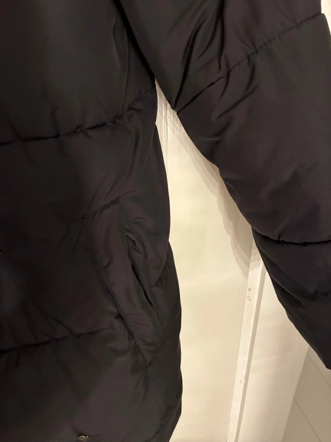 Svart pufferjacka från H&M, strl 38 - 3