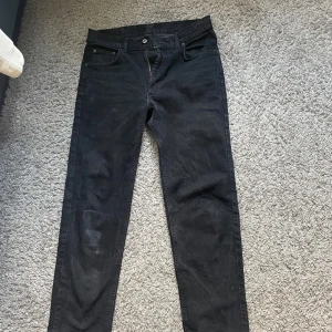 Svarta Jeans - Svarta McGordon jeans i fint skick. Storlek 33/32