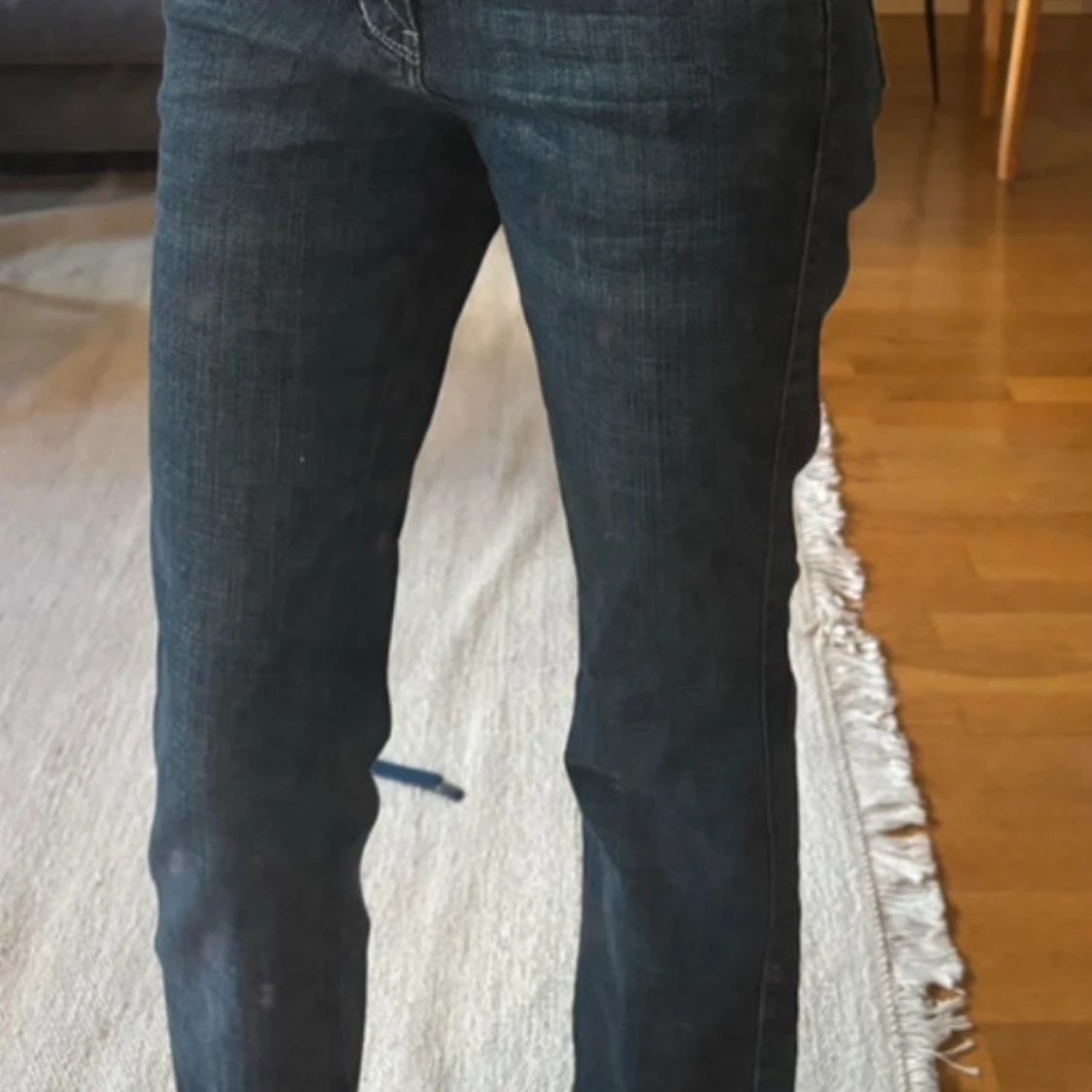 Säljer ett par jätte snygga Victoria Beckham jeans !!! Jag är 1,70cm och storleken är w28 - 1