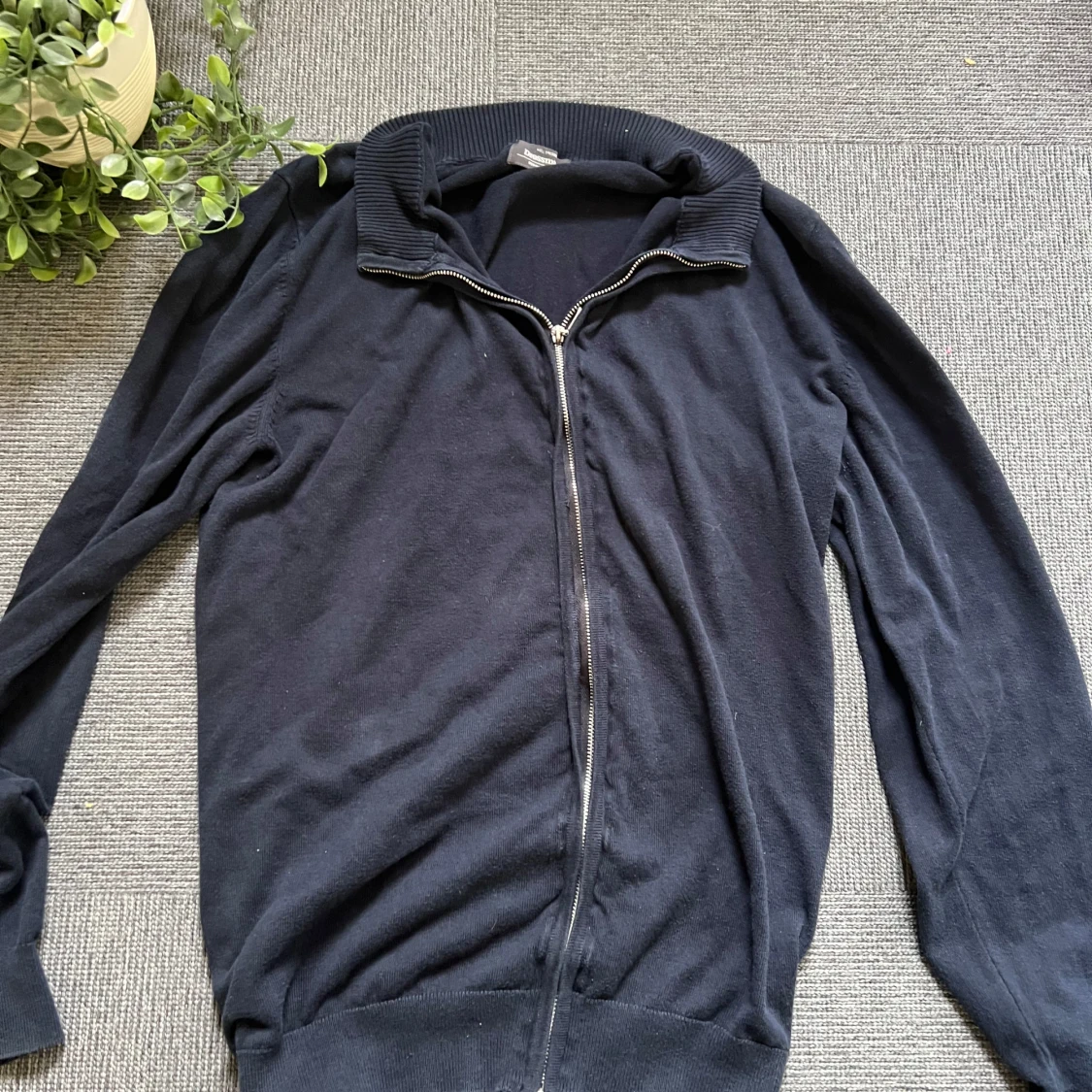 Mörkblå kofta från Dressmann i bomull