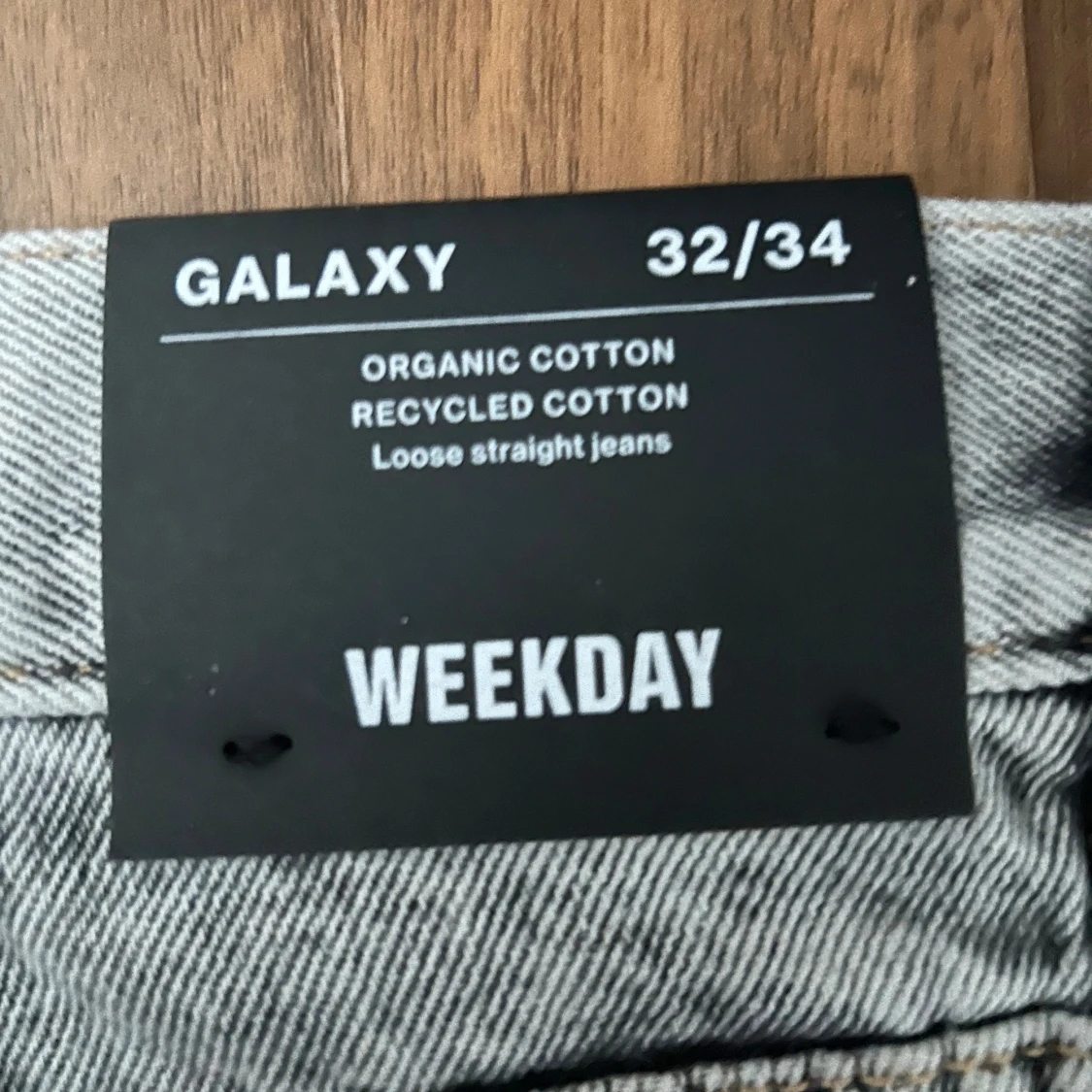 Weekday Galaxy Loose Straight Jeans grå - 2
