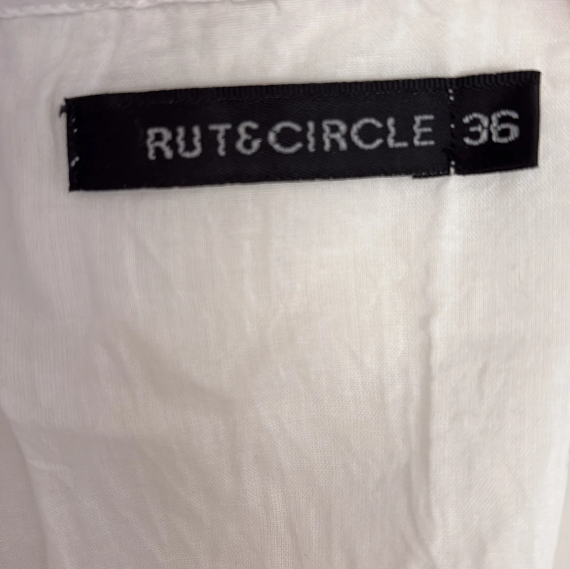 Vit blus med spets från Rut&Circle - 1