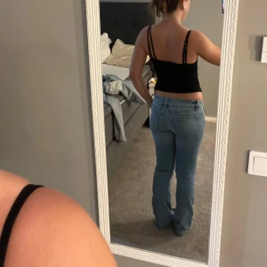 Ljusblå Gina Young jeans  - Säljer ett par ljusblå jeans ifrån Gina Young då dme håller på att bli för små💕