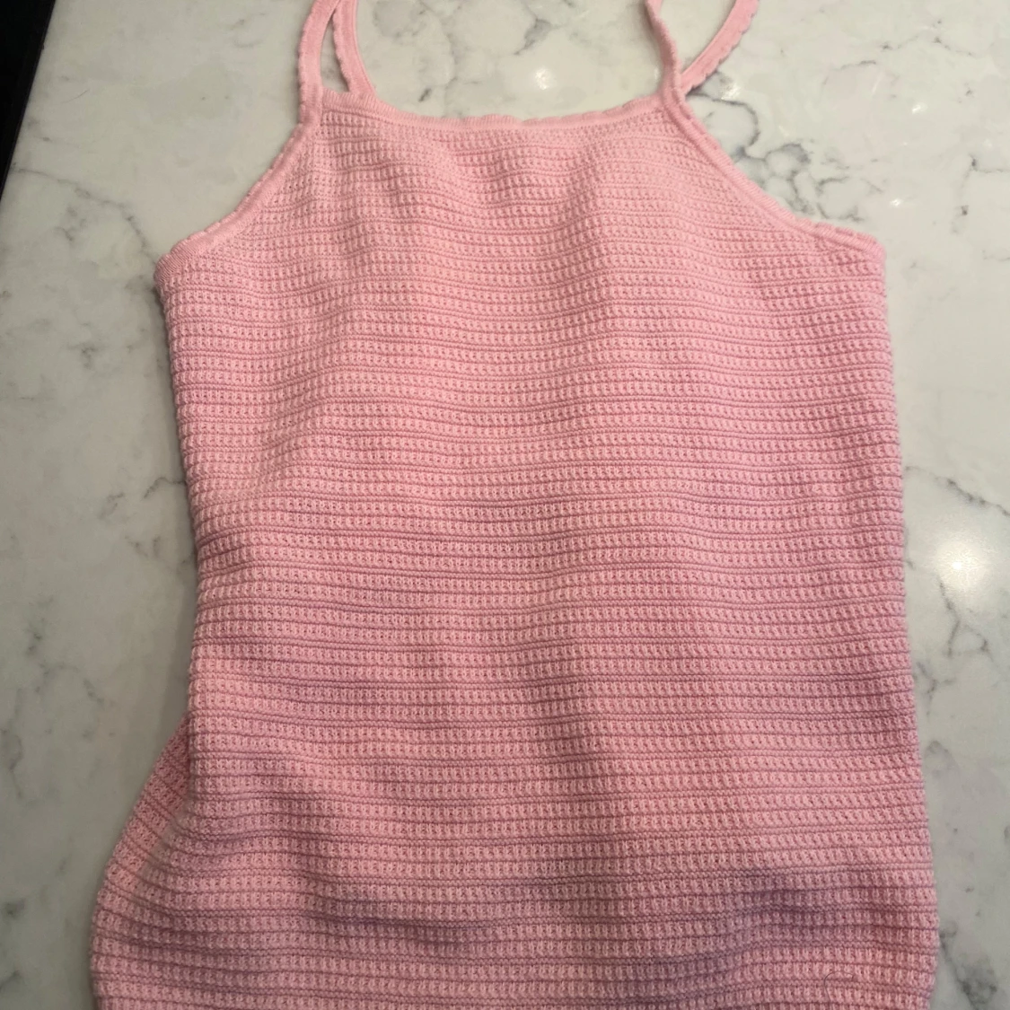 Ljusrosa stickad linnetopp från H&M