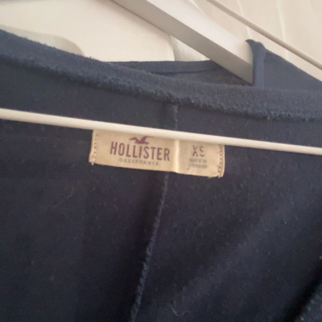 Mörkblå långärmad v-ringad tröja - 4