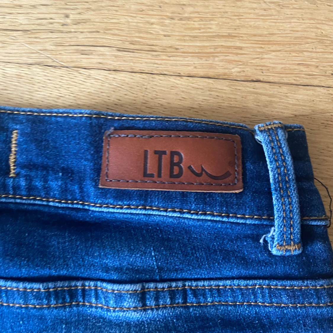 Blå bootcut jeans från LTB - 2