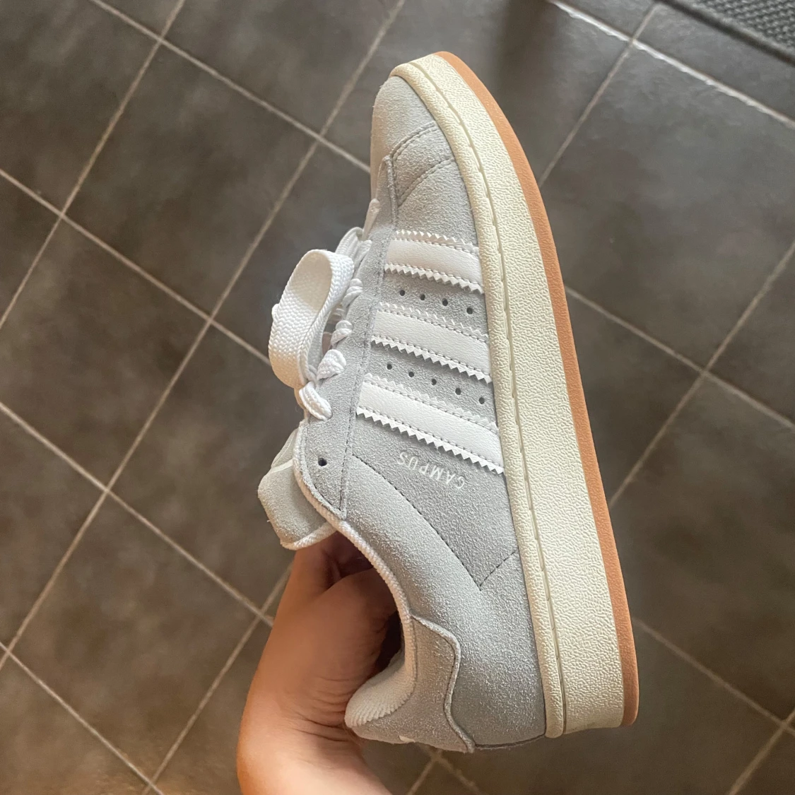 Adidas Campus sneakers i ljusgrå - 1