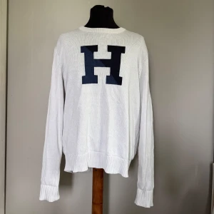 Tommy Hilfiger Tröja - Stickad tröja ifrån TH bra skicka snygg tröja!