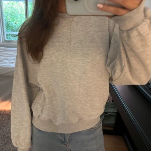 Ljusgrå sweatshirt  - Snygg ljusgrå sweatshirt 🩶