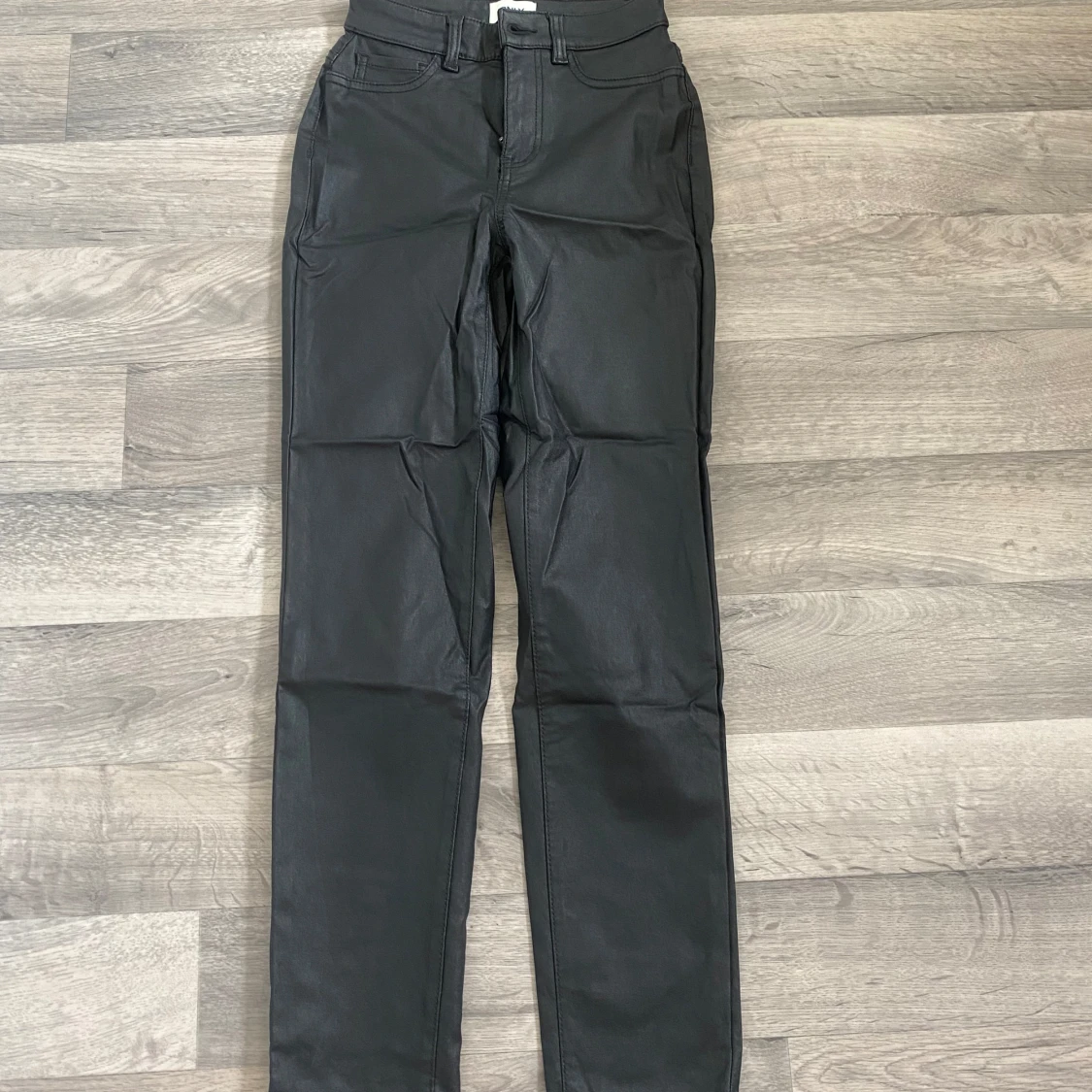 Svarta coated jeans från ONLY XS - 1
