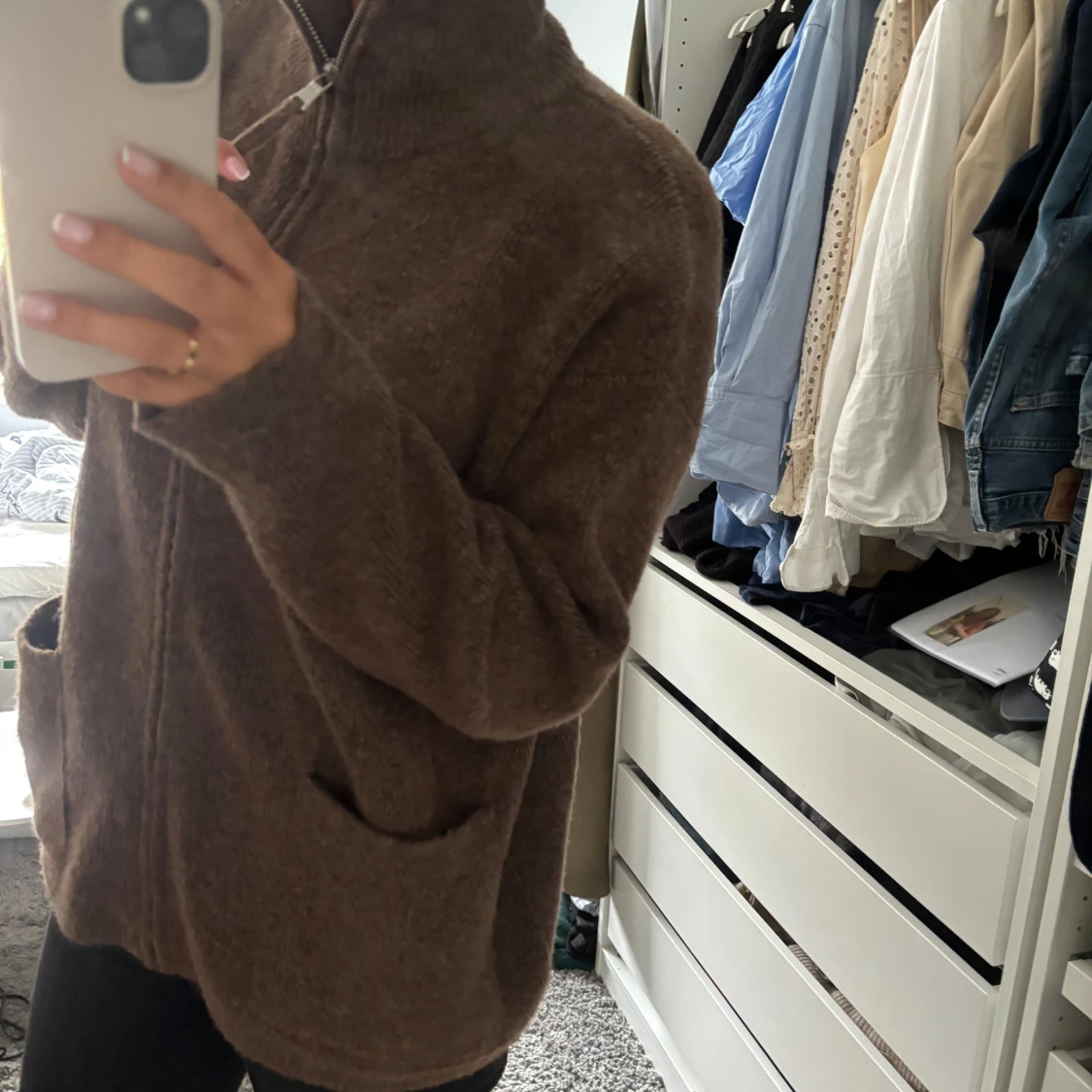 Brun stickad kofta med dragkedja - 2