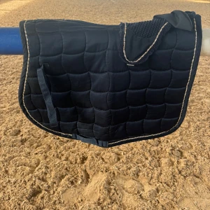 Schabrak till billig peng  - Alla i storlek Full😊De blå settet med huva 250kr de andra 150kr st.