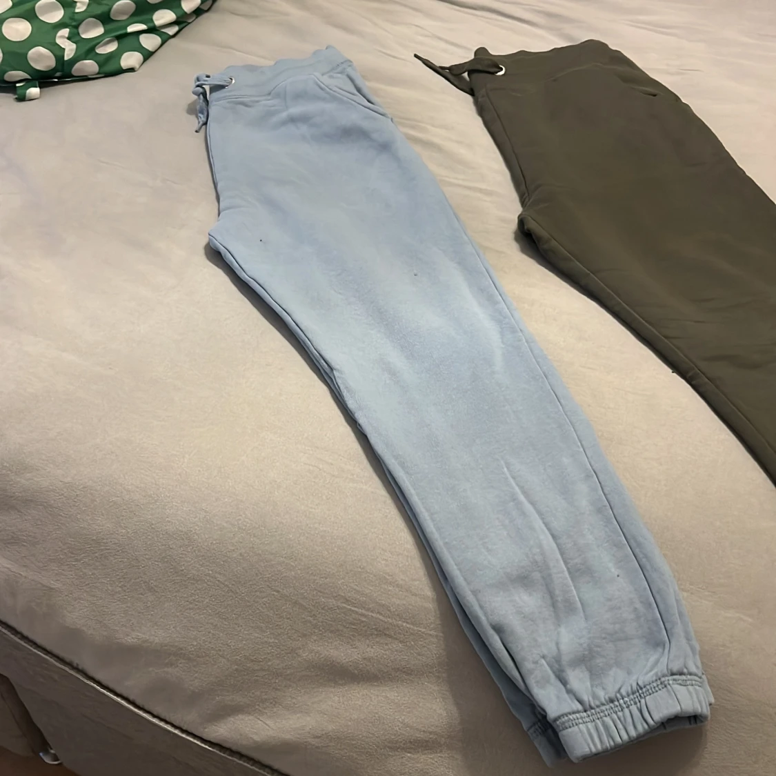 Två par mjukisbyxor - 1