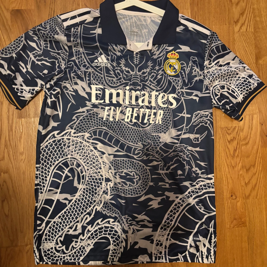 Real Madrid drakmönstrad fotbollströja L