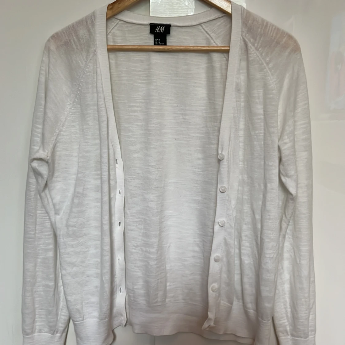 Vit kofta från H&M med knappar - 1