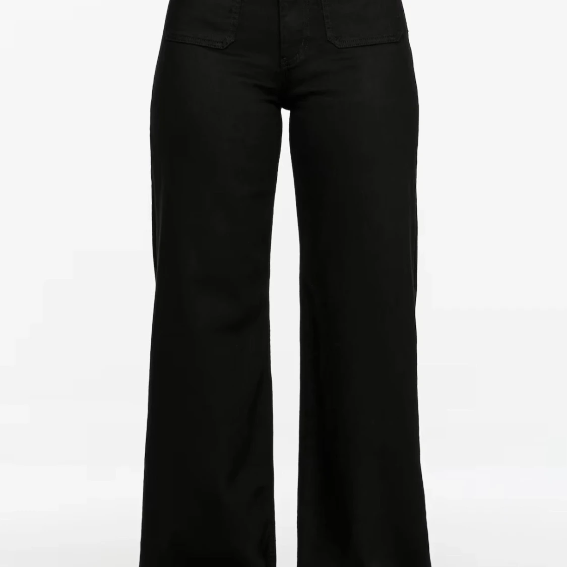 ARKET utsvängda jeans