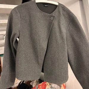 Jacka från Gina  - Helt ny 