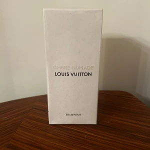 Ombre Nomad - Säljer en Ombre Nomad parfym från LV. Den är helt oöppnad och oanvänd. Hör av er för fler frågor!