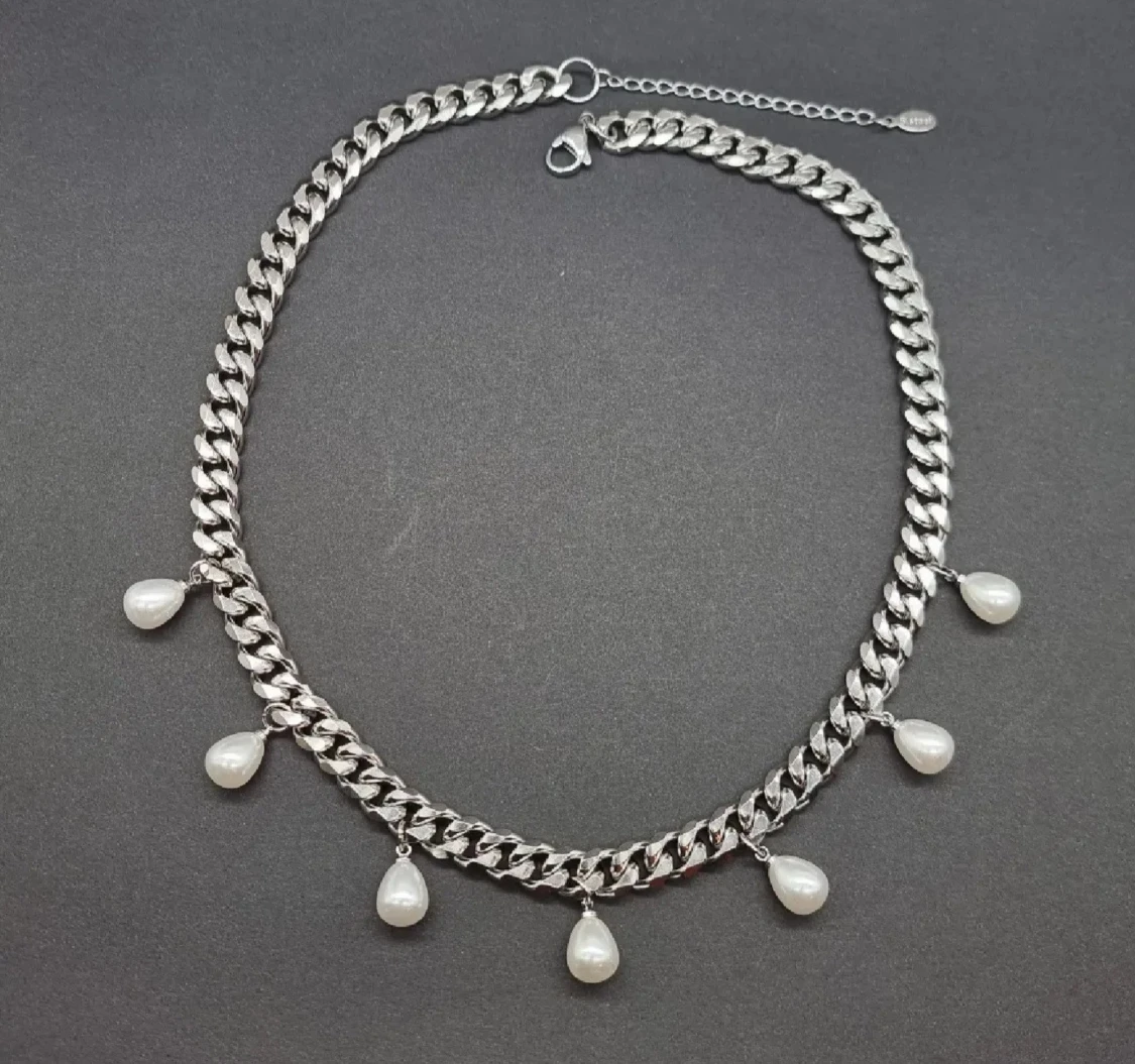 Stilfullt halsband  - 1