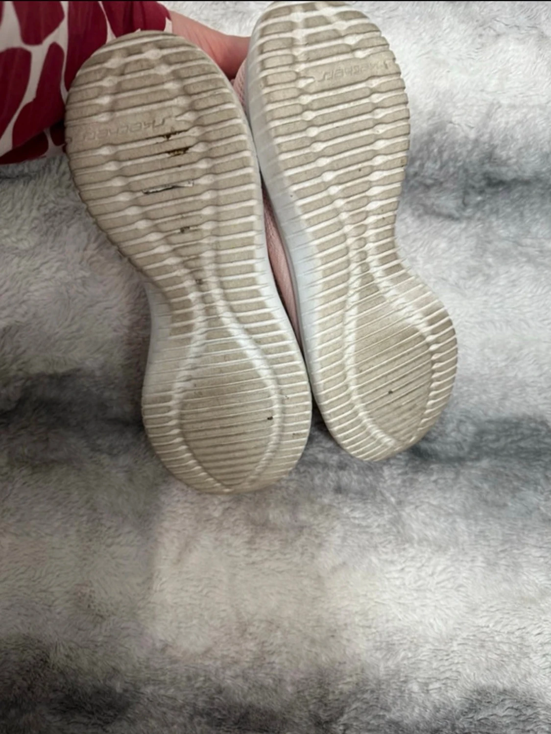 Rosa slip-on sneakers från Skechers - 1