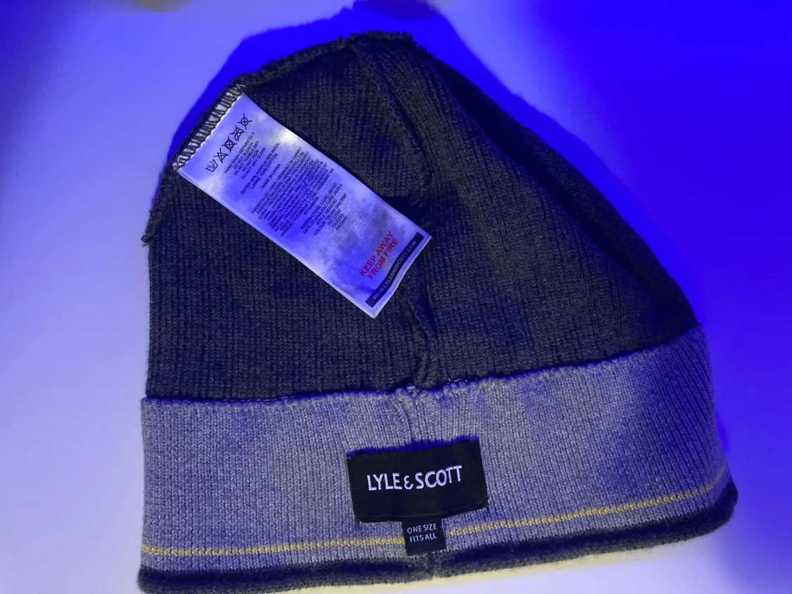 Mörkgrå ribbad mössa från Lyle & Scott - 2