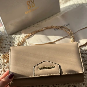 Givenchy Wallet  - Perfect for gift luxurious Wallet the  holidays