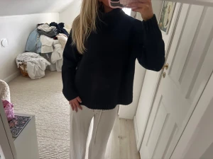 Fin polo från Zara - Stickad polotröja, perfekt skick!!!