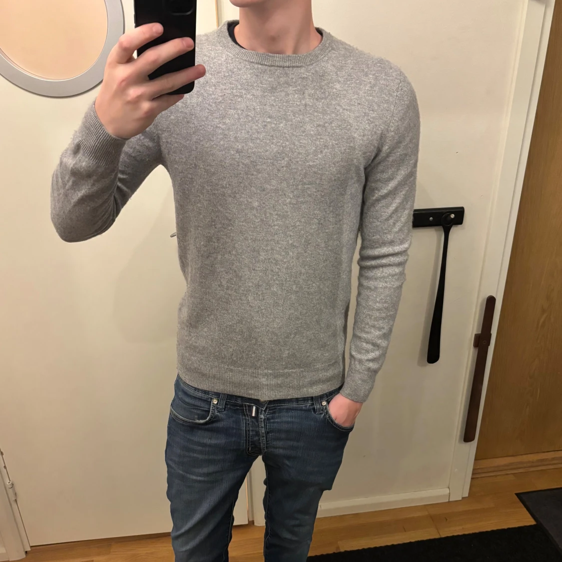 Grå kashmirtröja från Bläck, M