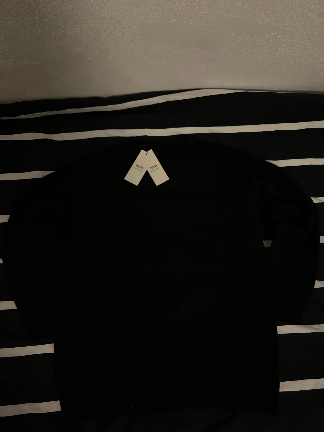 Svart stickad tröja från Ami - 1
