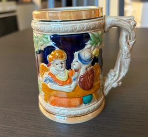 Mugg med motiv - En lätt mugg med ett målat motiv. OBS! osäker på material!