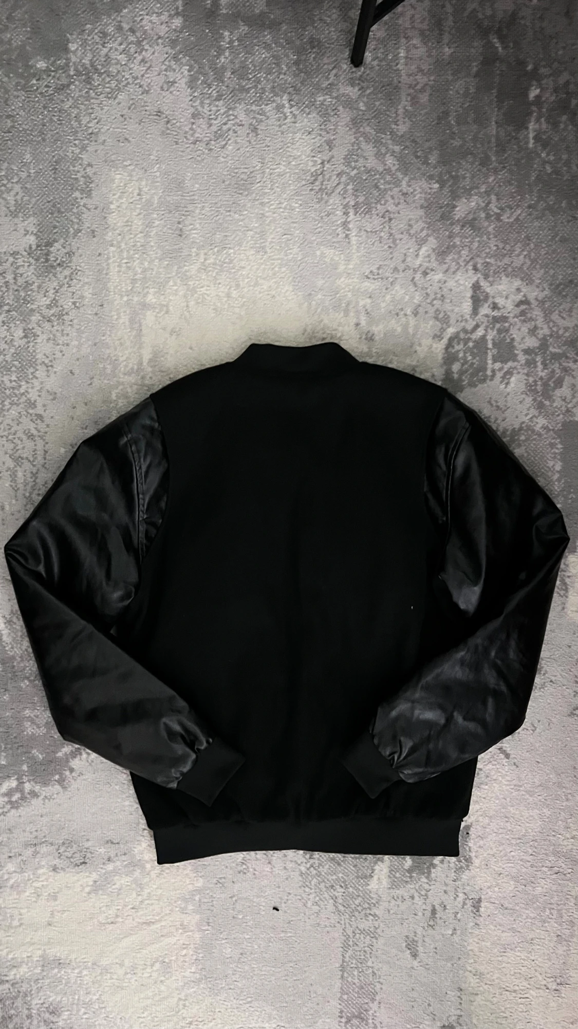 Svart bomberjacka från boohooMAN - 2