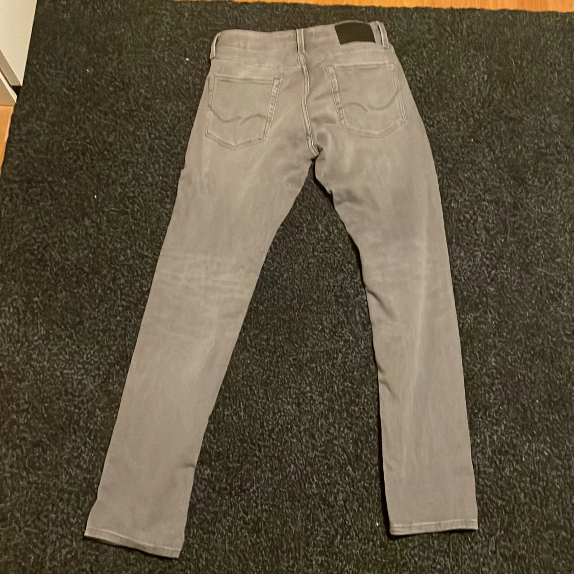Jack and Jones jeans storlek 28/32 - 2