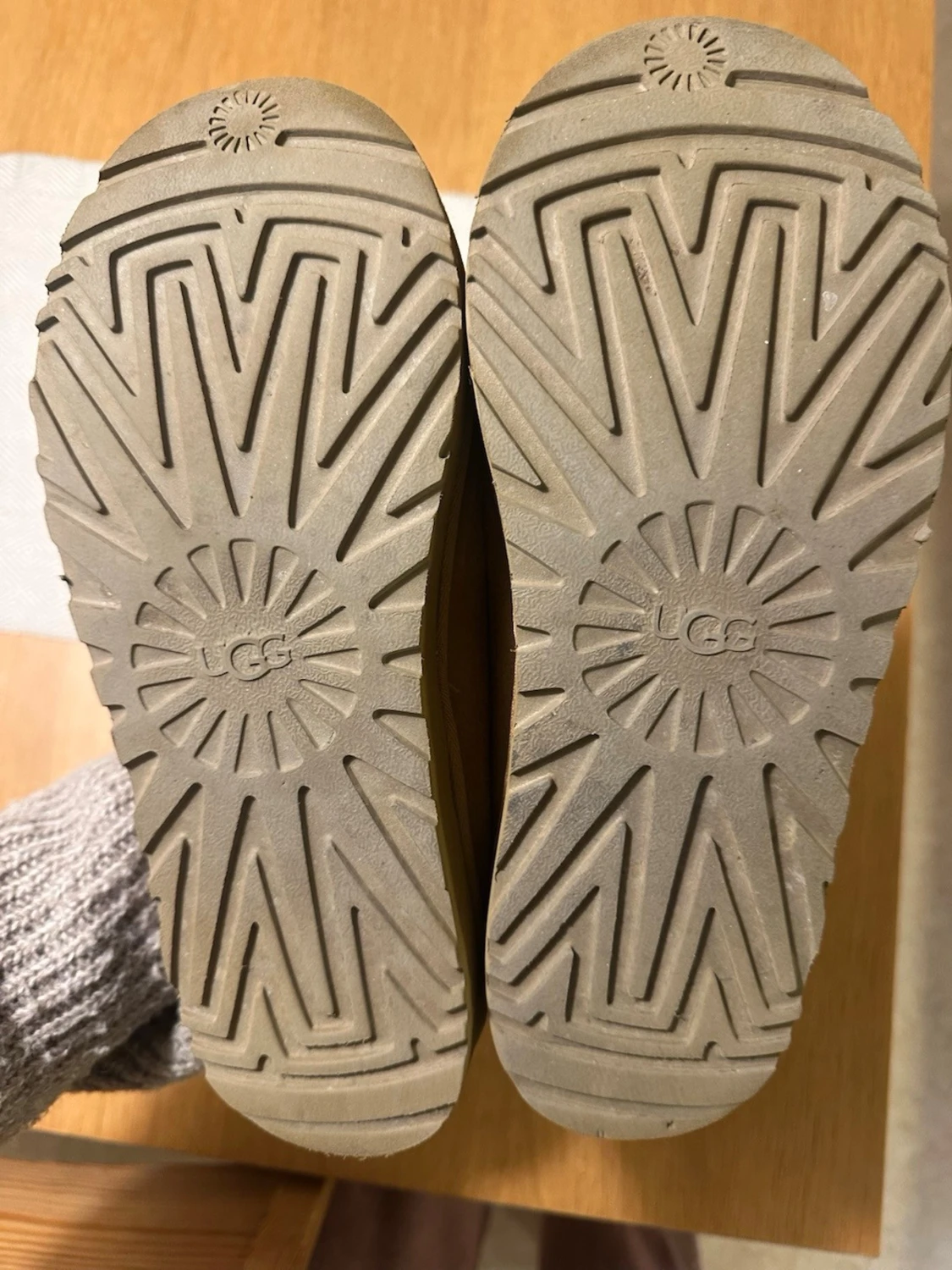 Bruna UGG Tasman tofflor i mocka - 2