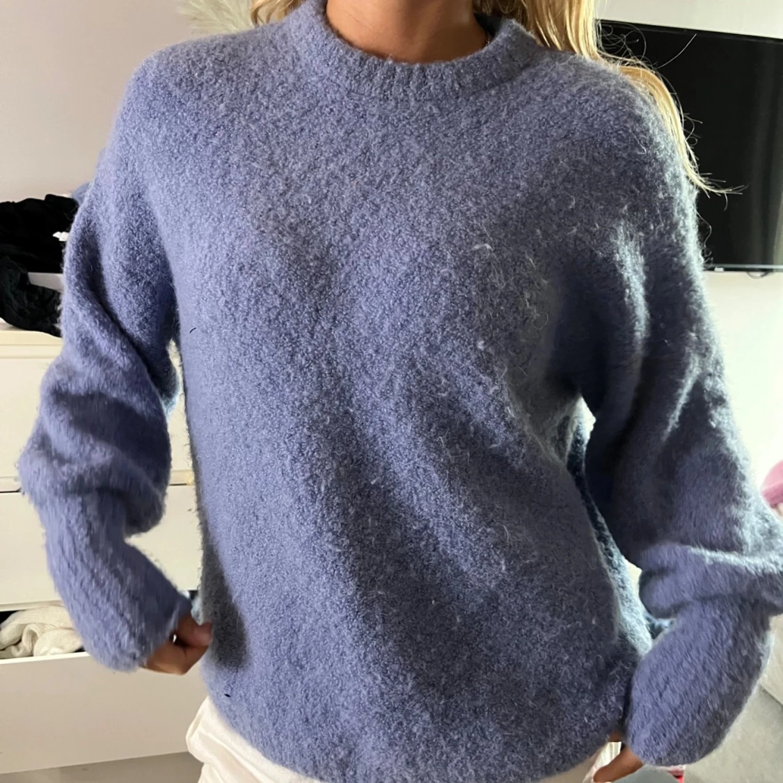 Blå fluffig stickad tröja - 2