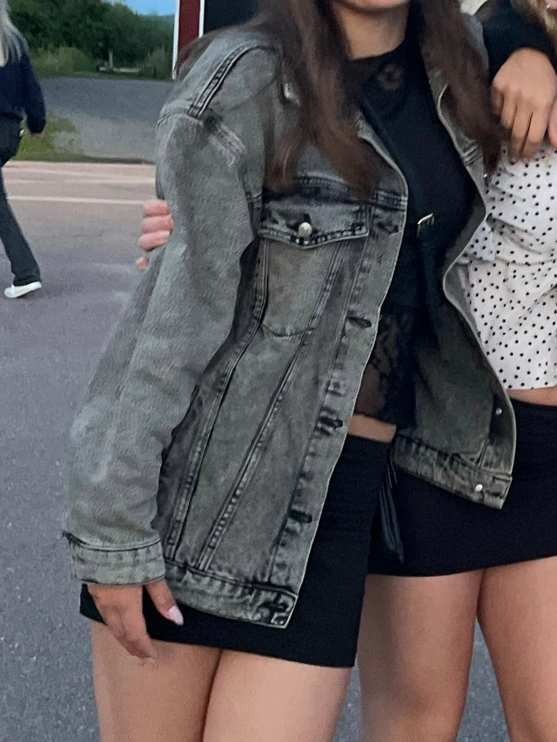 Grå jeansjacka med knappar - 1