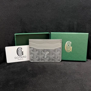 Grå Goy4rd - Säljer denna helt oanvända Goy4rd plånbok.