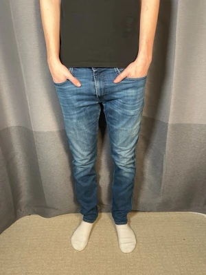 Replay jeans - Tja!| Säljer detta paret feta jeans från Replay!| Modell:Rik(slim)!| Kontakta mig vid minsta fråga!| Pris alltid diskuterbart!| //Nils