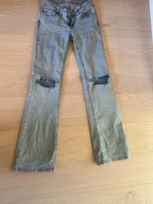 Bootcut jeans  - Ljusblåa Nelly jeans i storlek 36
