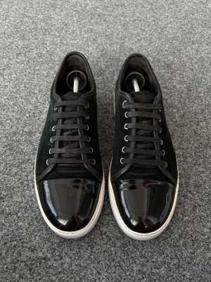 Lanvin skor - Ett par lanvins | Storlek UK7 | Passar kanske ungefär 42-43 | Tveka inte att höra av dig vid frågor | ladoelgato.resell