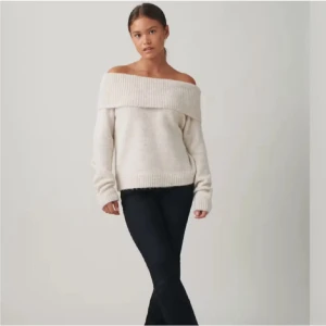 Svarta jeans  - Svarta jeans från Gina Young i storlek 158, passar även xs, bra sick💗