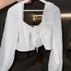 Blus - Supersöt blus som aldrig kommit till användning då den är lite stor 🌸