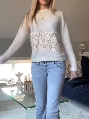 Populär slutsåld Zara tröja  - SUPERfin Zara tröja finns inte på hemsidan längre storlek S , använd Max 5 gånger💖