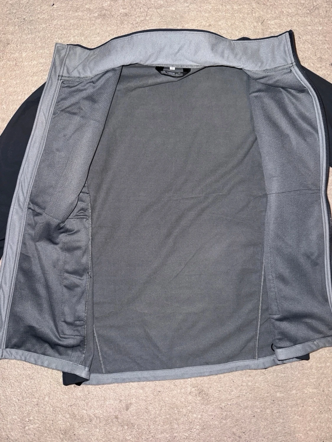 Svart vindjacka från Arc'teryx - 3