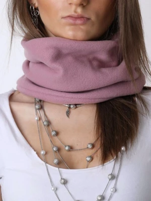 Buff - PARIS - Jättefin, varm och skön buff i en dusty rosé färg! Buffen är i polarfleece och är sydd för hand. Passar perfekt för lite kyligare dagar! Vid frågor eller funderingar är det bara att skicka ett meddelande!