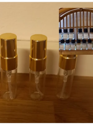 Essnce splitpaket  - 3 stycken 3 ml glasdekanter med spray ✨️Välj bland dofterna som finns på listor bland bilderna 