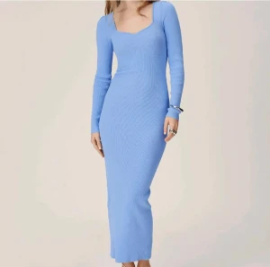 Adoore klänning - Säljer min fina klänning från adoore. Använd vid 2 tillfällen. Nypris 1395kr. 