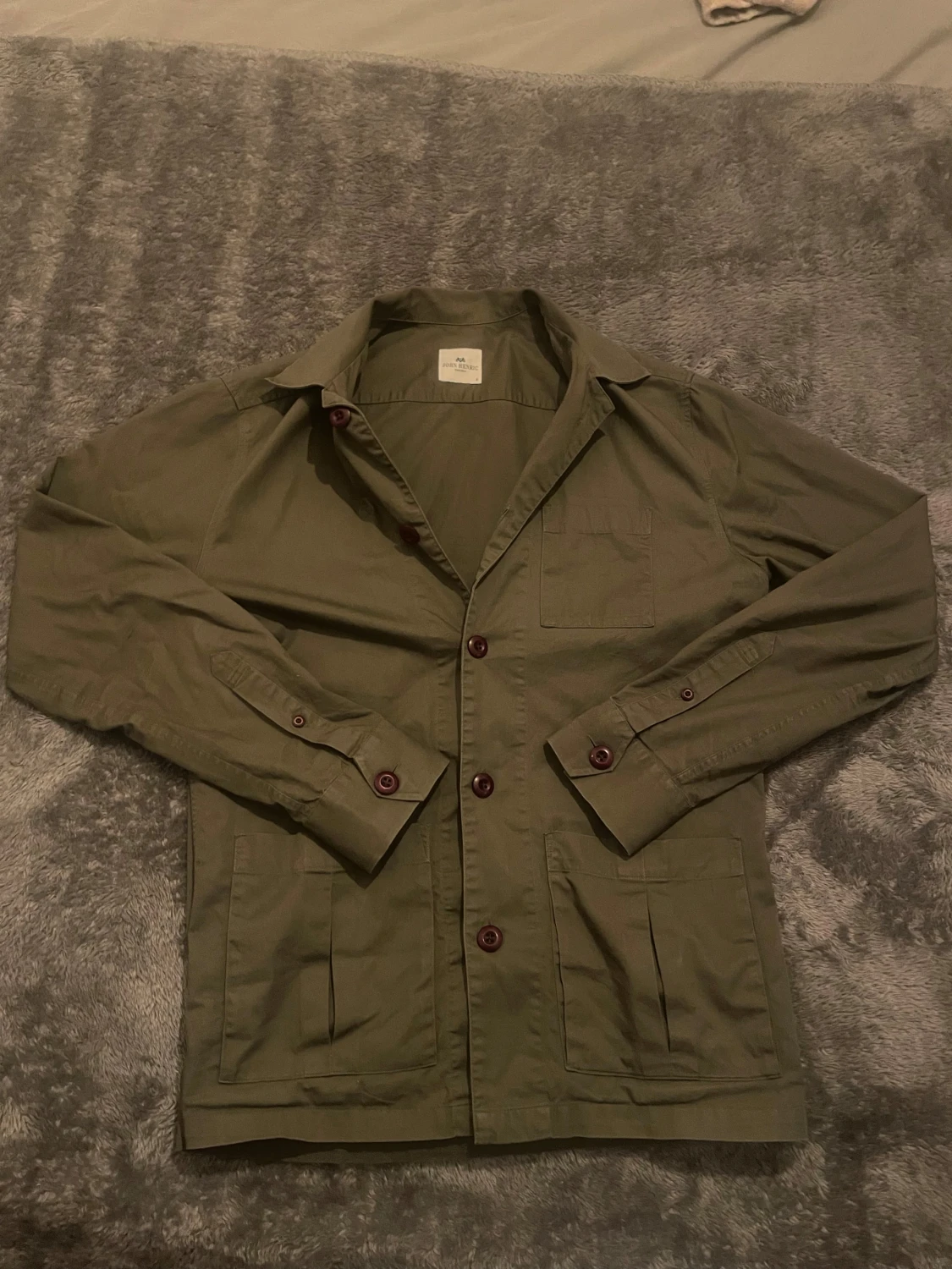 Olivgrön overshirt från John Henric