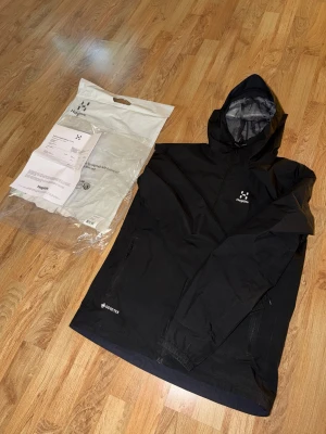 Haglöfs Gore-Tex  S - Säljer en svart Kaise GTX vindjacka storlek S köpt från Haglöfs hemsida. Använd i ett år och har inga skador alls. 10/10 Skick. Nypris: 2500kr