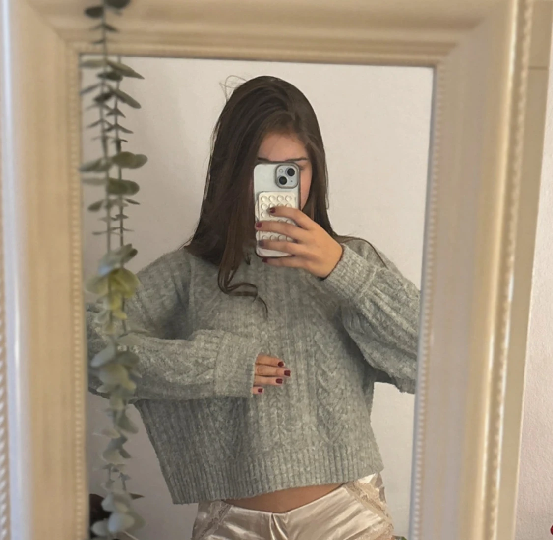 Ljusgrå stickad oversized tröja - 1