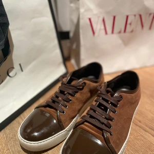 Lanvins - Ett par lanvins skor i storlek 41, som nya sick 9/10 ny pris 4500kr mitt pris 2000kr